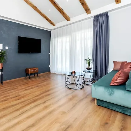 Βίλα Jolanda For 4 People Near With Kids Playground & Large Garden - Only 850 M From *